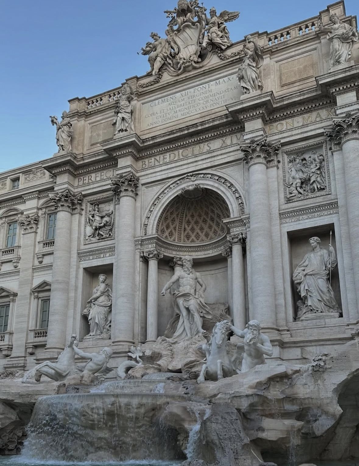 Small-Group Express Tour of Trevi Fountain with Undergrounds
